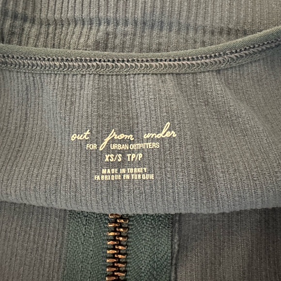 2 Knit Tops - Small - Picture 4 of 4